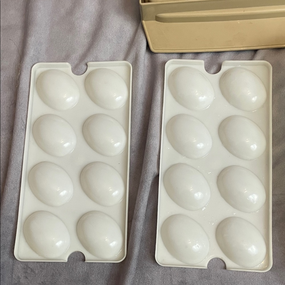 Tupperware Egg Storage Container - Picture 5 of 6